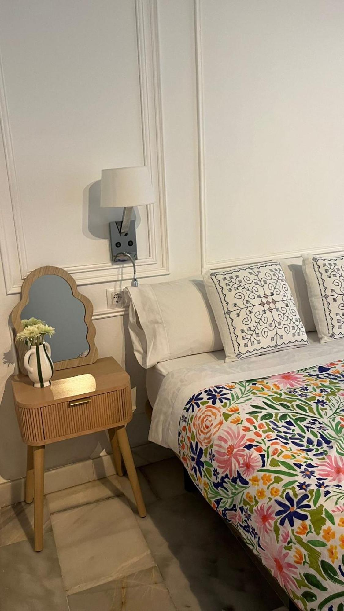 Apartamento En Casco Antiguo - Plaza De La Gavidia Sevilla Bagian luar foto